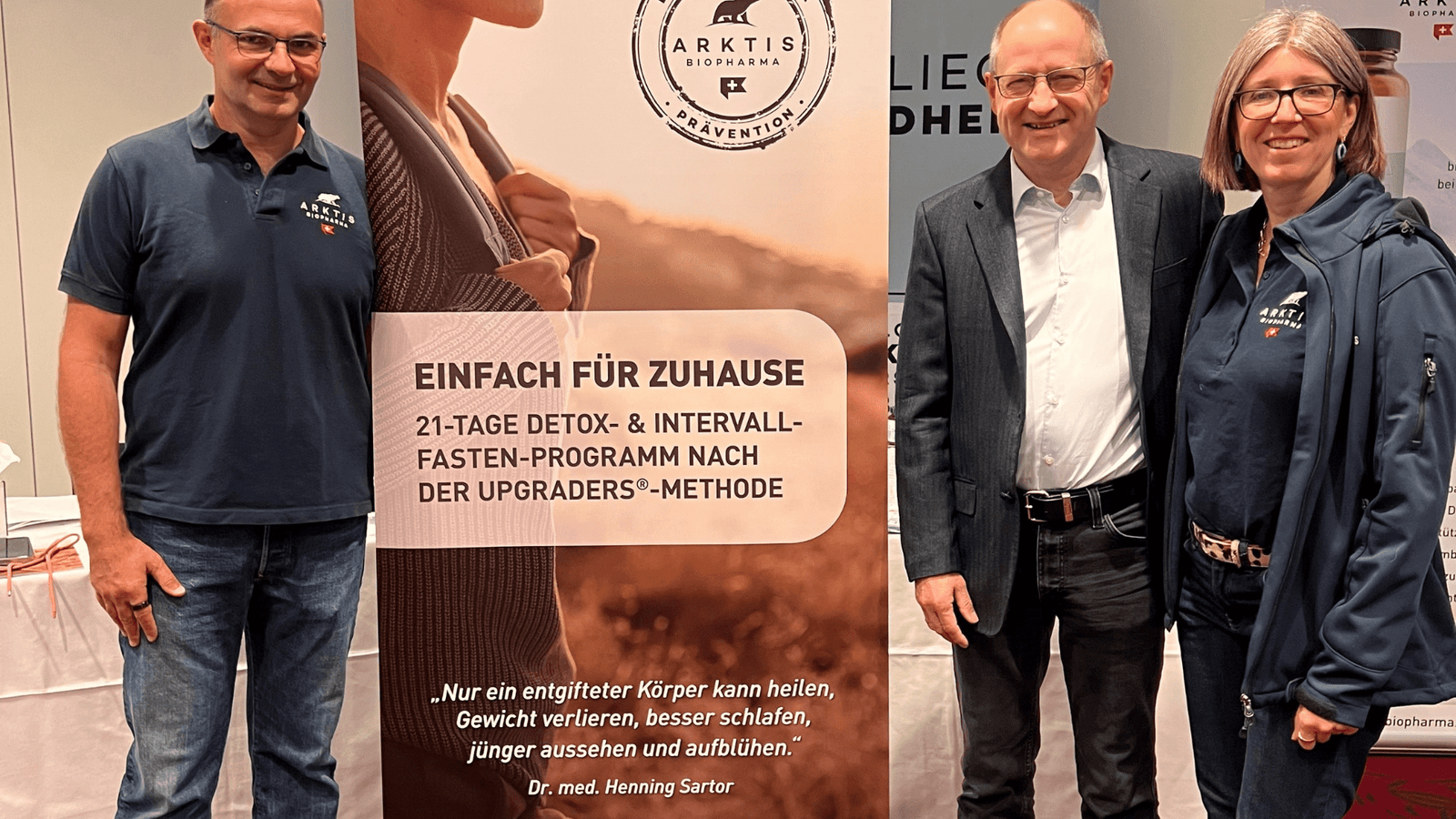 Roman und Julia Gruber mit Henning Sator