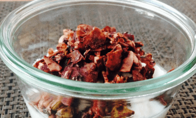 Knusper Müsli in Glasschüssel gltuenfrei und ohne Zucker