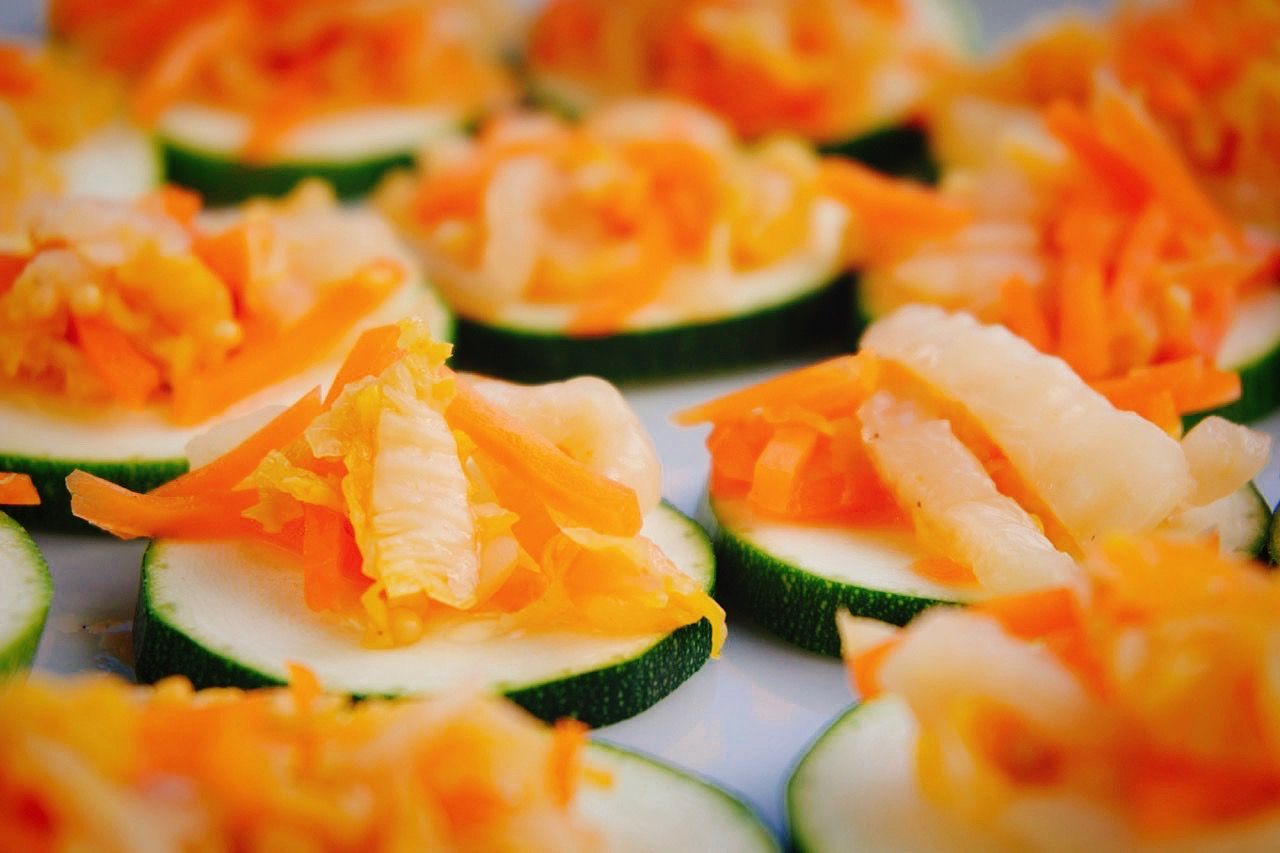 Fermentiertes Kraut und Zucchini schön angerichtet